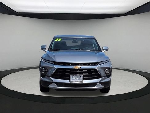 Used 2025 Chevrolet Blazer LT FWD image 3