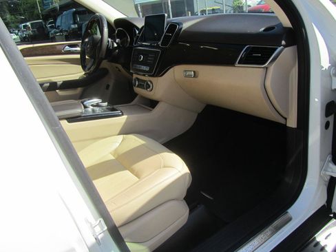 Used 2016 Mercedes-Benz GLE 350 w/ Premium Package image 22