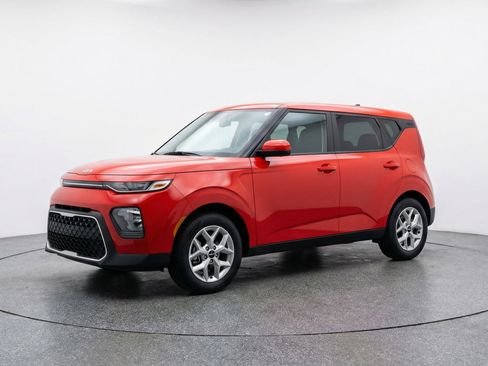 Used 2025 Kia Soul LX w/ LX Technology Package image 3