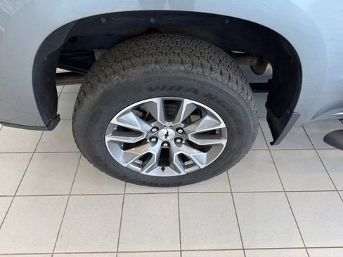 Used 2019 Chevrolet Silverado 1500 RST AWD/4WD image 39