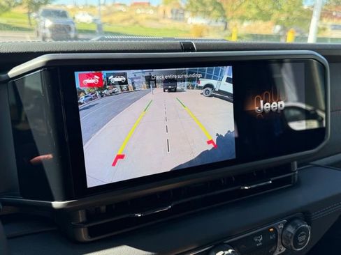 New 2025 Jeep Wrangler Unlimited Rubicon w/ Steel Bumper Group image 19