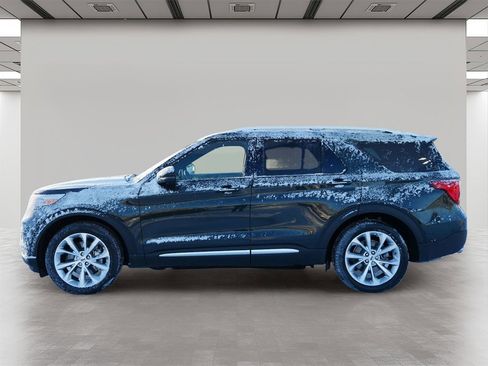 Used 2023 Ford Explorer Platinum w/ Technology Package image 3