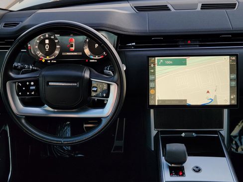 Certified 2024 Land Rover Range Rover SE AWD/4WD image 23