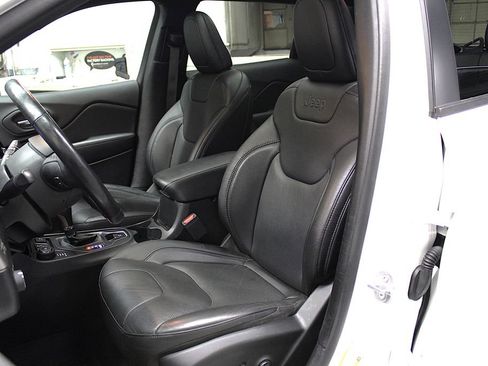 Certified 2020 Jeep Cherokee High Altitude AWD/4WD image 29