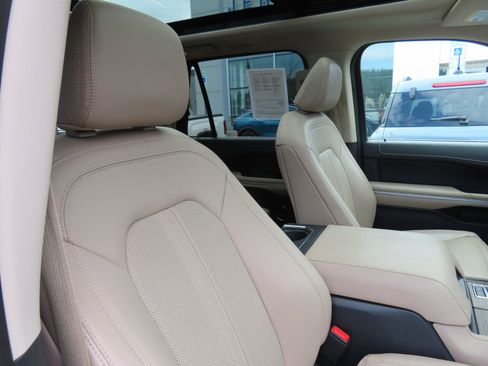 Used 2023 Ford Expedition Max Limited image 35
