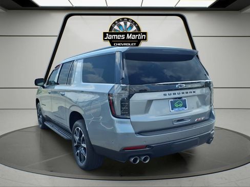Certified 2025 Chevrolet Suburban RST w/ Comfort Package AWD/4WD image 6