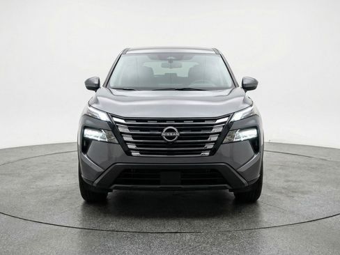 Used 2025 Nissan Rogue SV FWD image 2