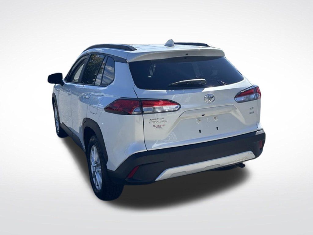 Used 2023 Toyota Corolla Cross LE w/ Moonroof Package AWD/4WD image 5