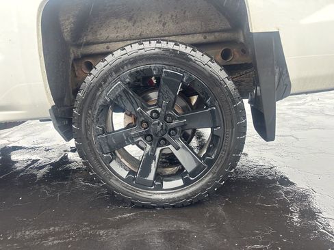 Used 2018 Chevrolet Silverado 1500 LT w/ Rally 2 Edition image 9