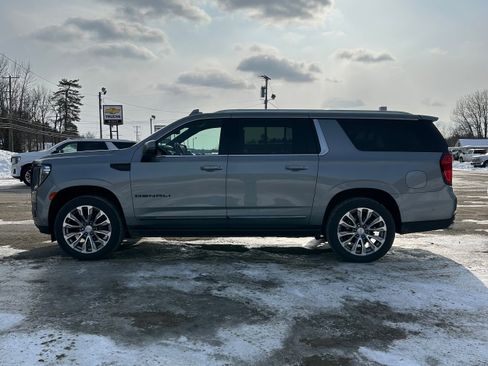 Used 2023 GMC Yukon XL Denali Ultimate image 6