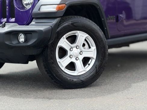 Used 2023 Jeep Wrangler Unlimited Sport w/ Sun And Sound Package AWD/4WD image 3