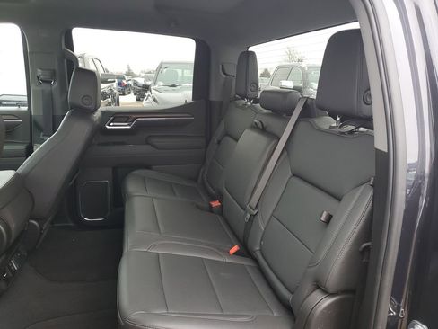 Certified 2025 GMC Sierra 1500 SLT image 27