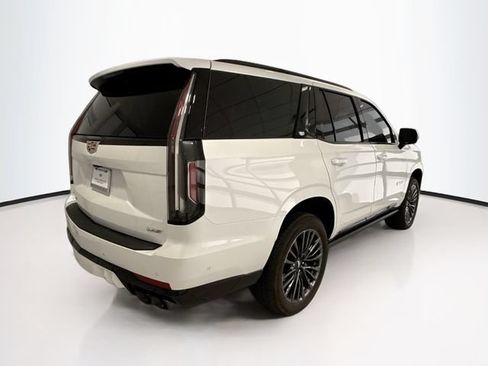 Used 2024 Cadillac Escalade V AWD/4WD image 7