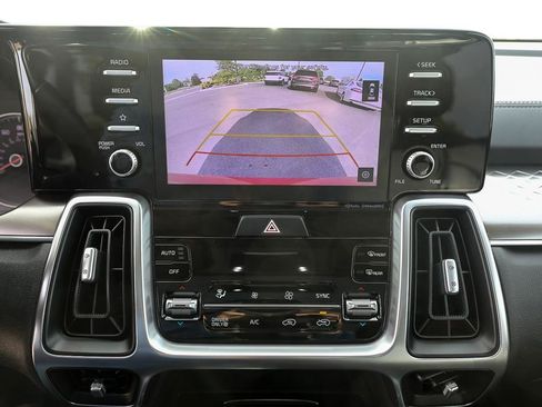 Used 2021 Kia Sorento EX FWD image 18