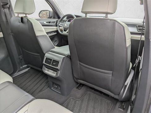 Used 2024 Volkswagen Atlas Cross Sport SEL Premium R-Line image 30