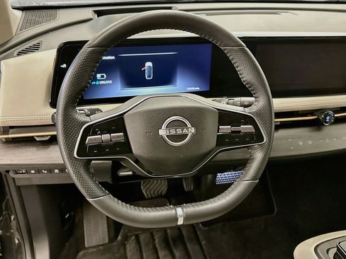 Used 2024 Nissan Ariya AWD image 18