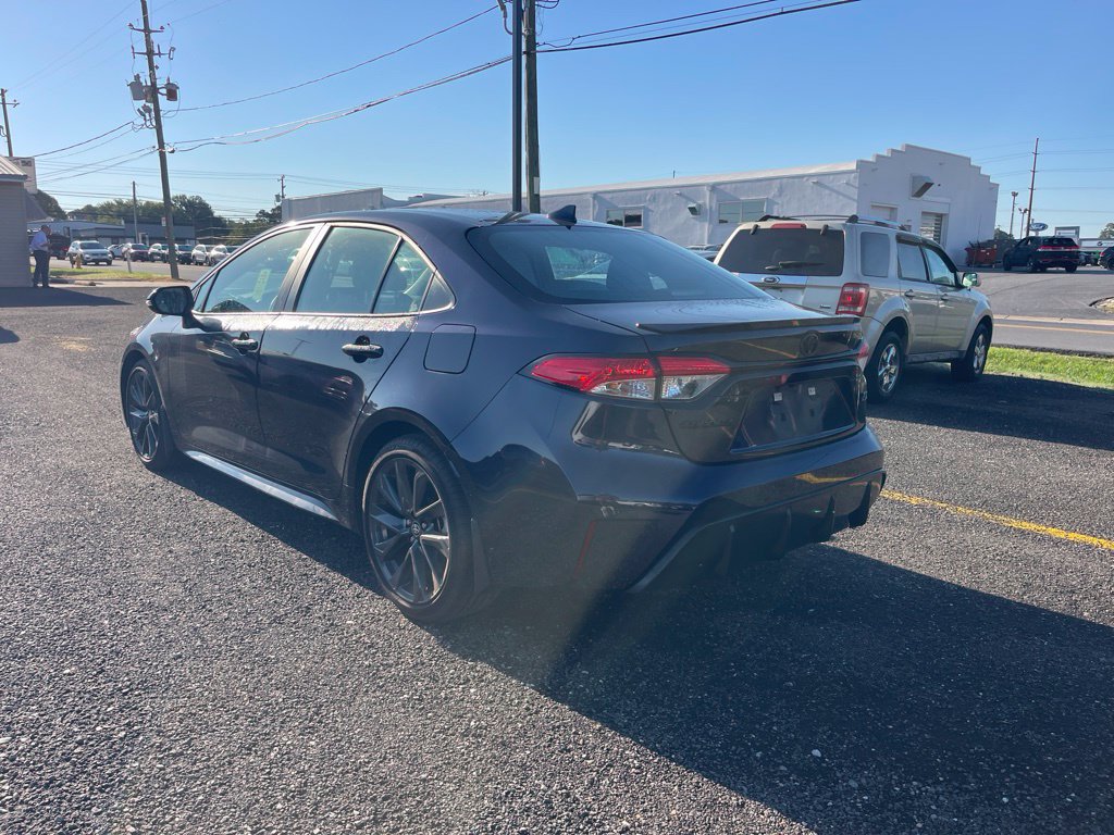 Used 2024 Toyota Corolla SE FWD image 3