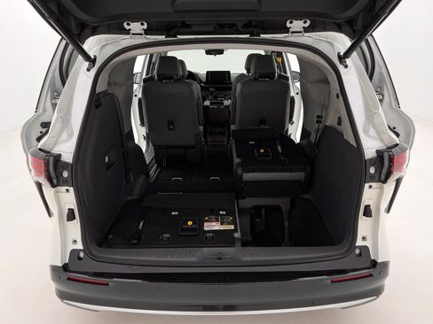Used 2021 Toyota Sienna Limited AWD/4WD image 27