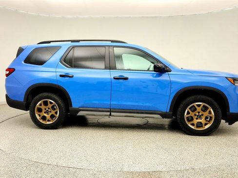 Used 2024 Honda Pilot TrailSport image 4