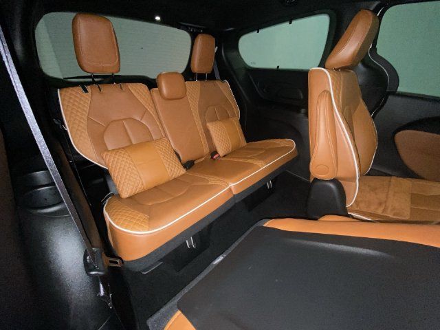 Used 2024 Chrysler Pacifica Pinnacle FWD image 24