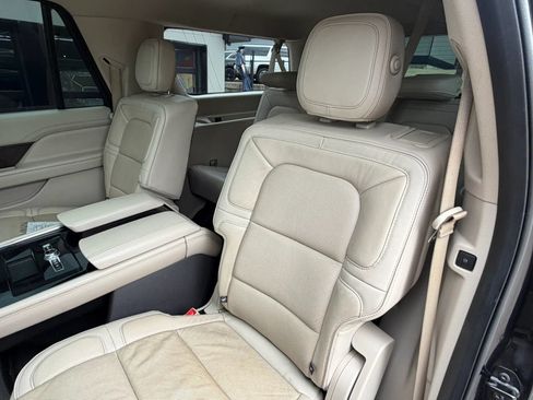 Used 2018 Lincoln Navigator L Reserve w/ Technology Package AWD/4WD image 35