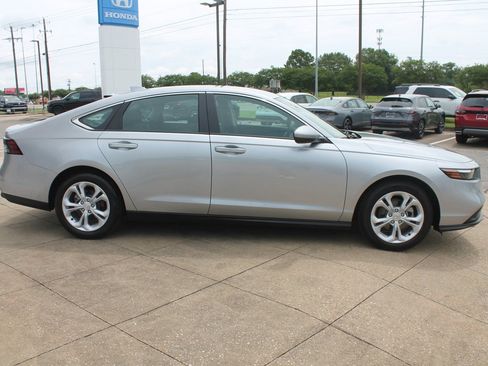 Used 2025 Honda Accord LX image 4