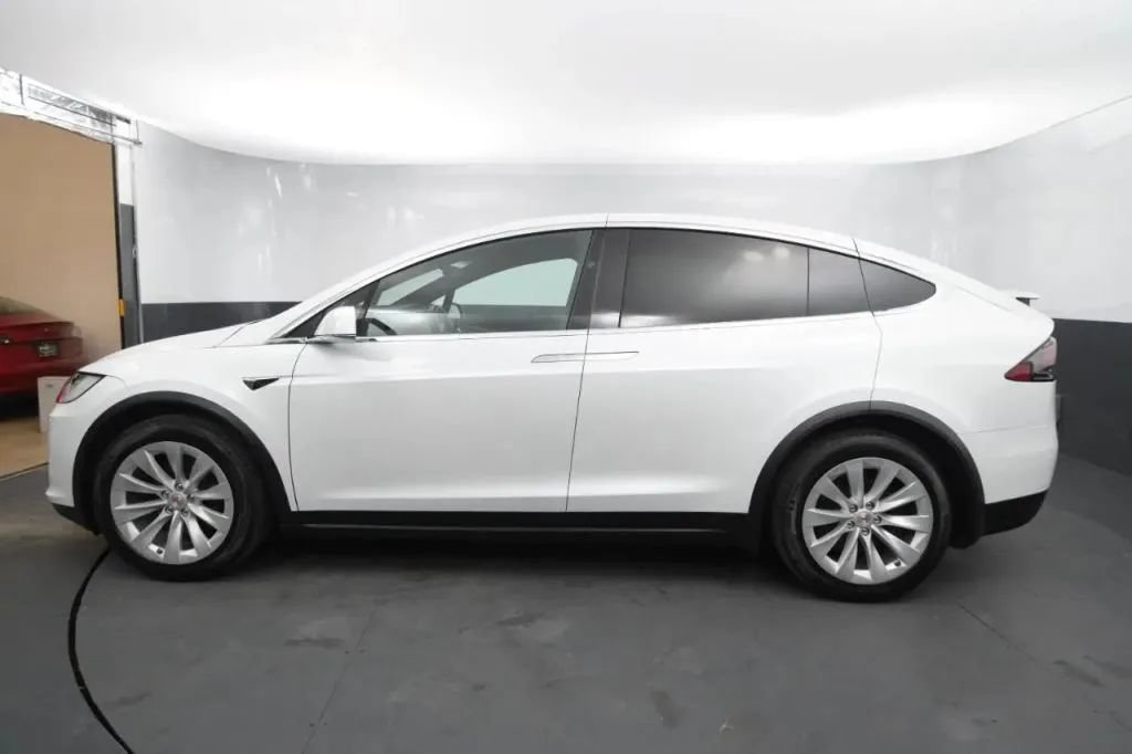 Used 2020 Tesla Model X Long Range AWD/4WD image 2
