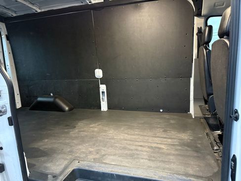 Used 2023 Ford Transit 250 Medium Roof image 31