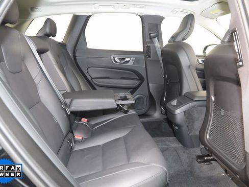 Used 2025 Volvo XC60 B5 Plus image 14