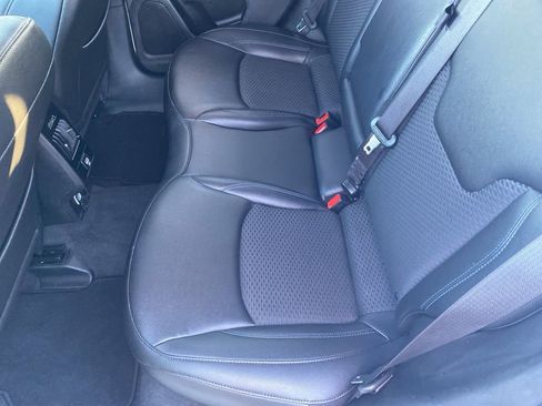 Used 2024 Jeep Compass Latitude image 35