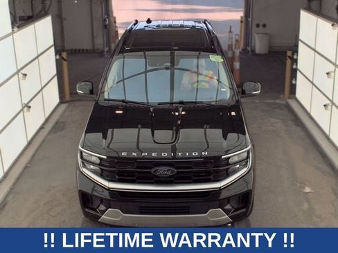 Used 2025 Ford Expedition Platinum AWD/4WD image 2