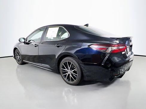 Used 2024 Toyota Camry SE image 8