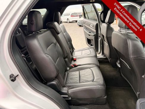 Used 2018 Ford Explorer XLT w/ Equipment Group 202A AWD/4WD image 37