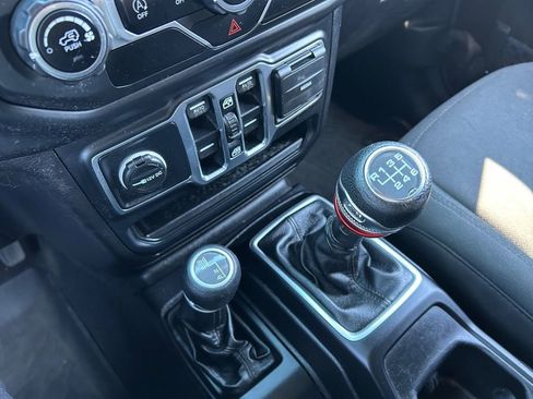 Used 2018 Jeep Wrangler Unlimited Sport S image 39