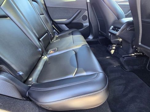 Used 2024 Tesla Model Y 2WD image 14