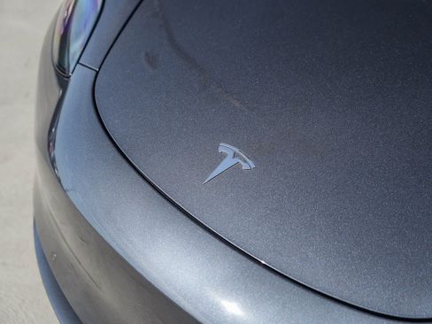 Used 2022 Tesla Model 3 Long Range AWD/4WD image 3