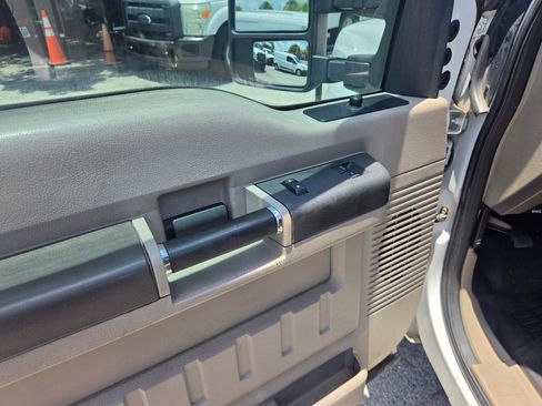 Used 2009 Ford F250 XL AWD/4WD image 13