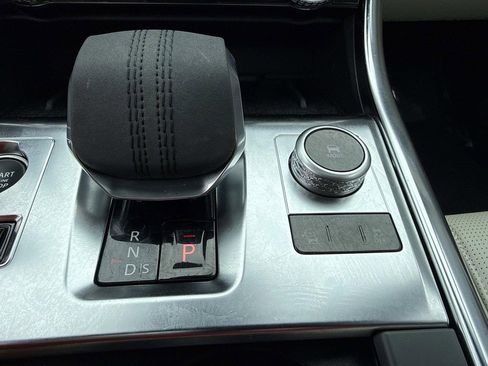 Used 2024 Jaguar XF R-Dynamic SE image 34