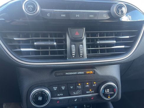 Used 2020 Ford Escape SEL image 18