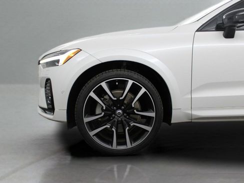 Certified 2023 Volvo XC60 B5 Ultimate w/ Climate Package image 76