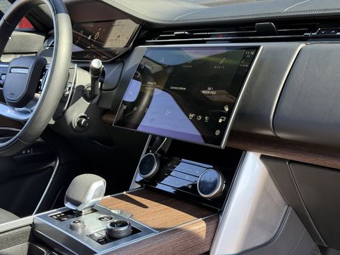 Used 2023 Land Rover Range Rover Long Wheelbase SE image 21