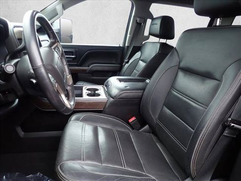 Used 2019 GMC Sierra 2500 Denali w/ Duramax Plus Package AWD/4WD image 10