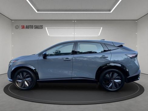 Used 2023 Nissan Ariya AWD image 2