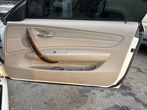 Used 2011 BMW 128i Convertible image 7