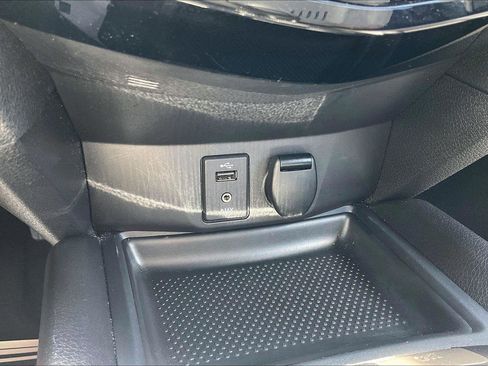 Used 2014 Nissan Rogue SV w/ SV Premium Package FWD image 32