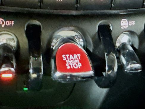 Used 2019 MINI Cooper S w/ Signature Upholstery Package image 19