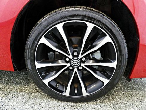 Used 2019 Toyota Corolla SE FWD image 21