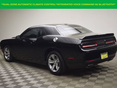 Used 2019 Dodge Challenger SXT image 6