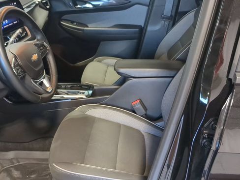 Used 2025 Chevrolet TrailBlazer LT FWD image 16