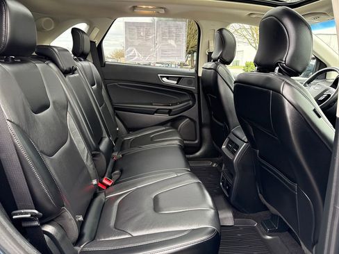 Used 2019 Ford Edge Titanium w/ Cold Weather Package image 17